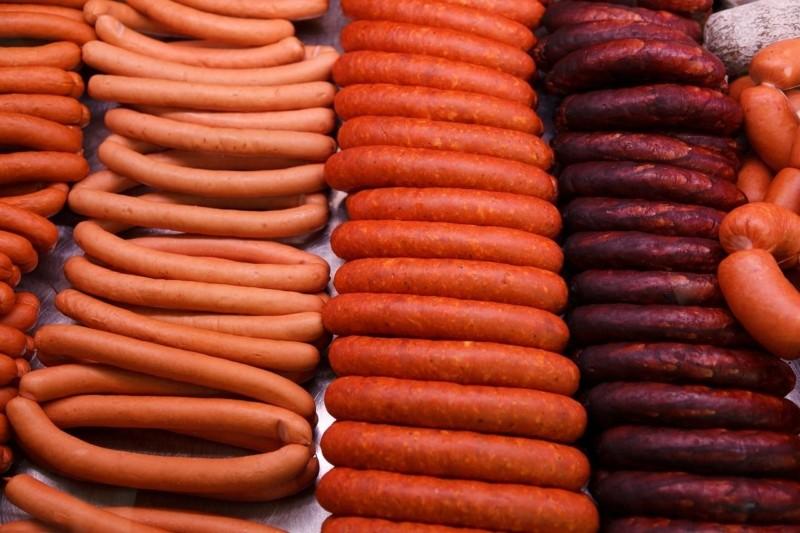 Tripa artificial o tripa cular: cuál es mejor para los embutidos